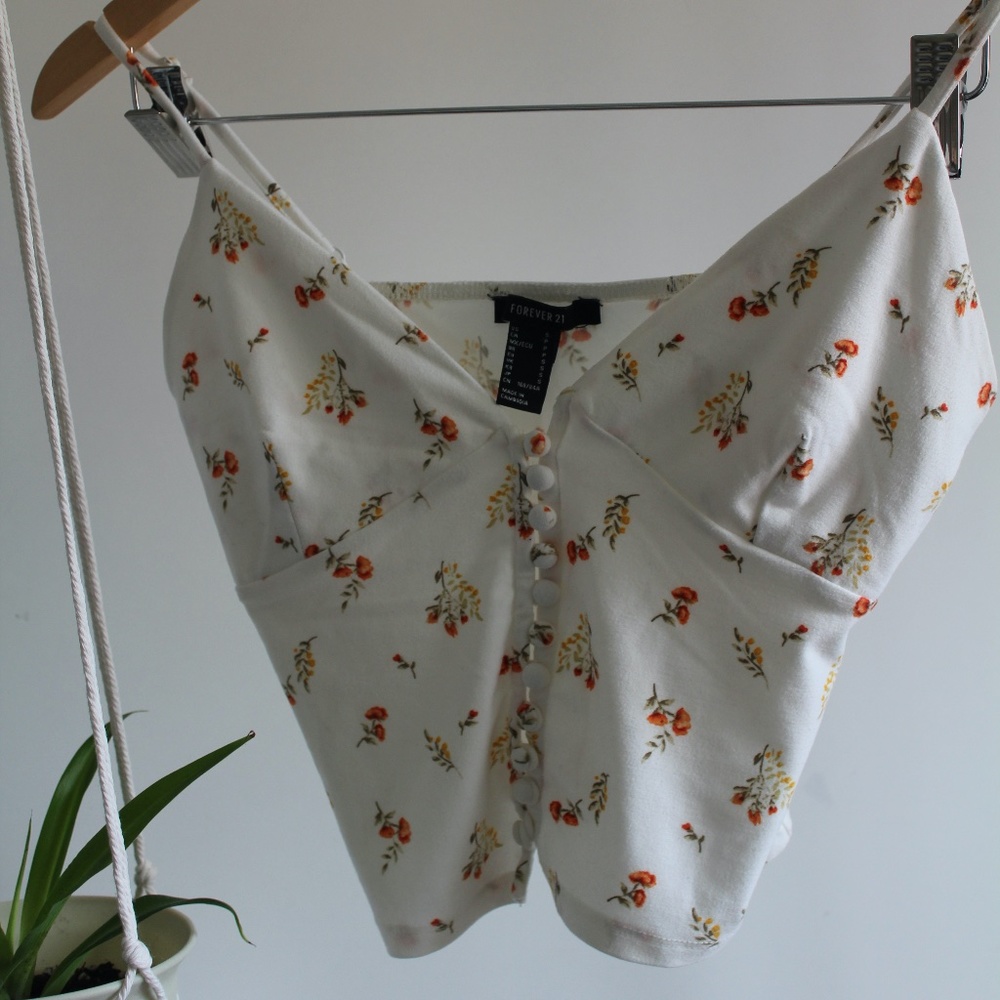 White Floral Cropped Cami - Picture 3 of 4